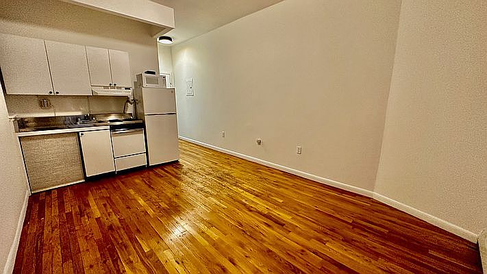 1st image of 606 8th Ave APT 2A