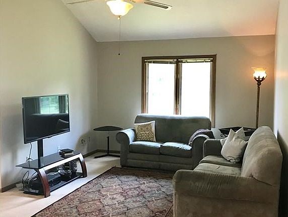 5th image of 523 Silver Fox Ct