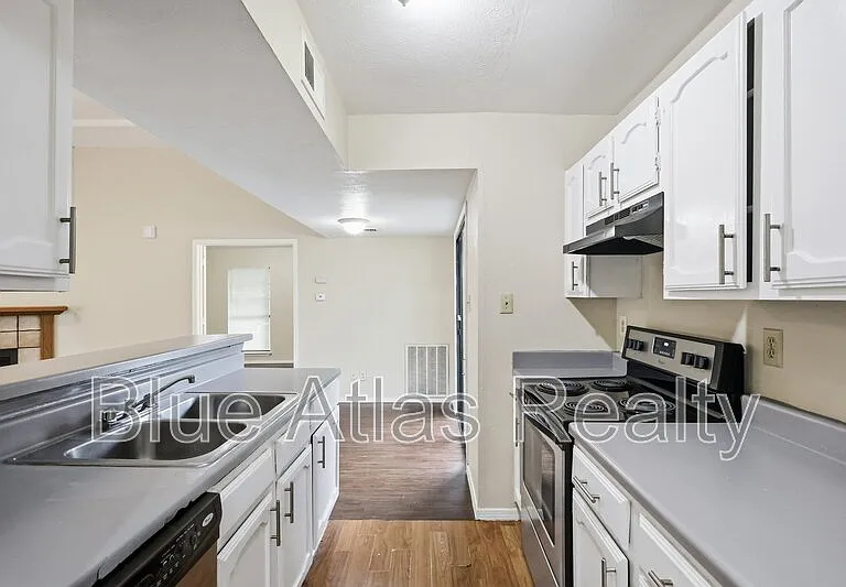 3048 Navarro Ln #1 — Photo 7