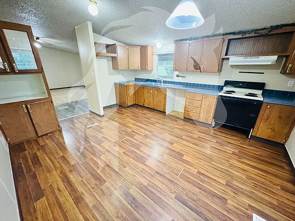 3rd image of 310 Madison Ave #1