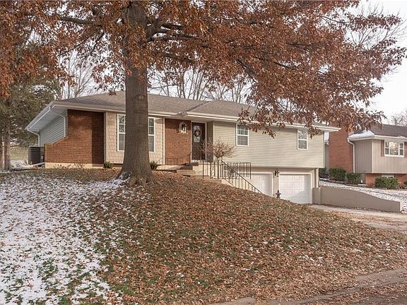 2nd image of 3313 N 36th Ter