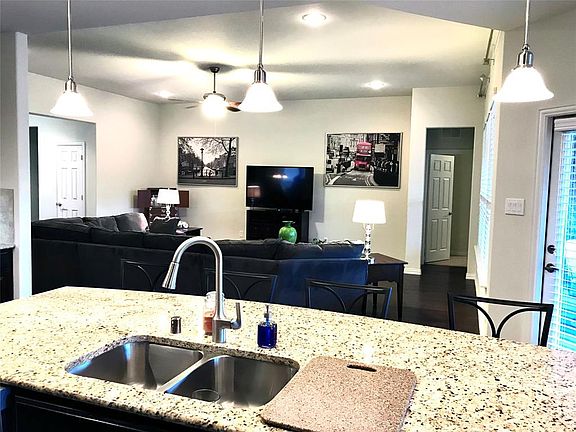 4th image of 504 Fortinbras Dr