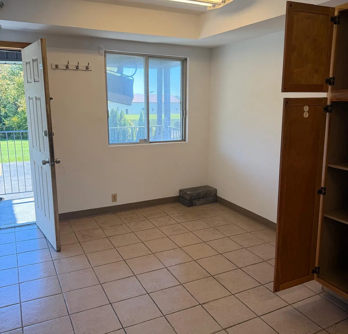 2 bed, $1,300 — Photo 2