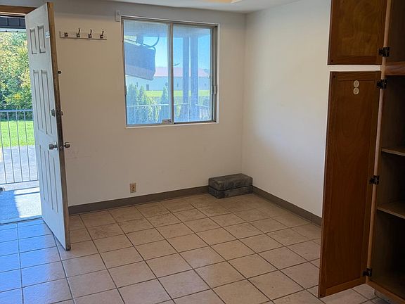 2nd image of 339 S Green Bay Rd #2S