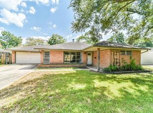 11003 Oasis Dr, Houston, TX 77096
