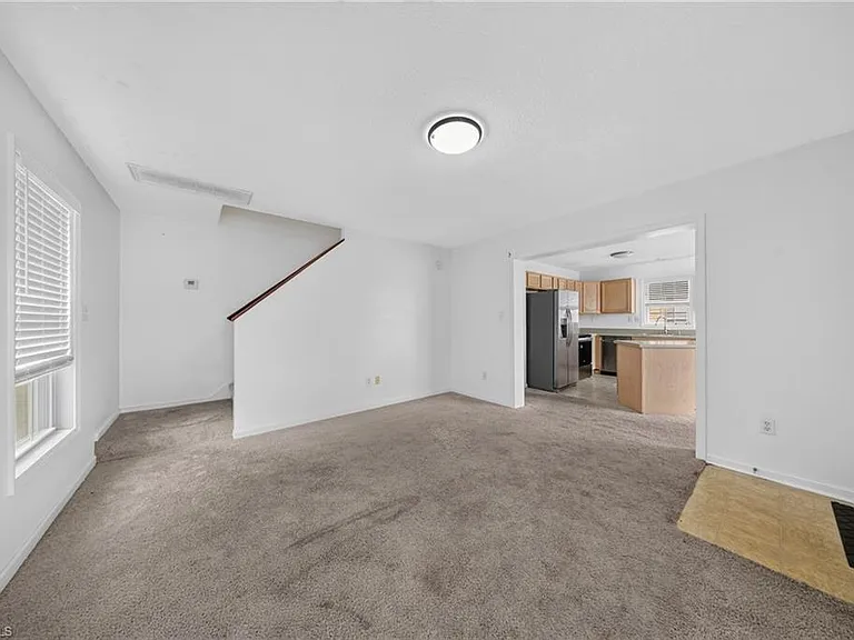 250 Leawood Cir — Photo 22
