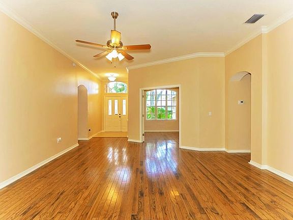 5th image of 10604 Chambers Dr