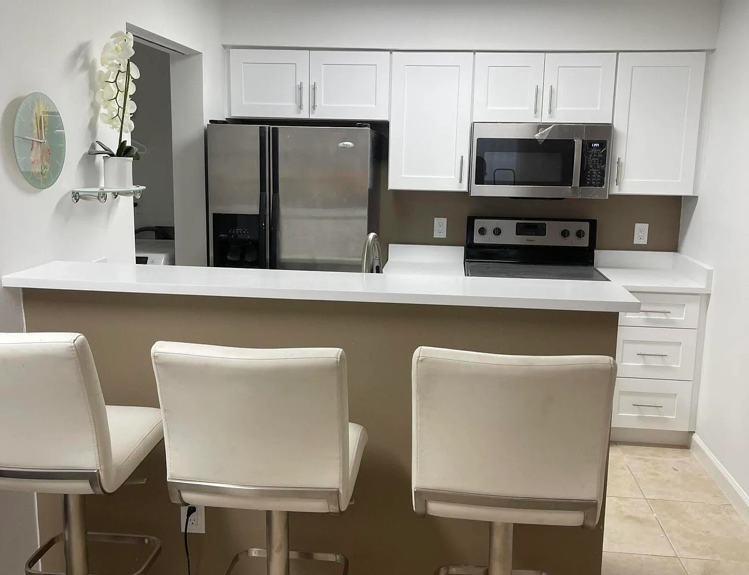 1 bed, 1.0 bath, 696 sqft, $2,500 — Photo 2