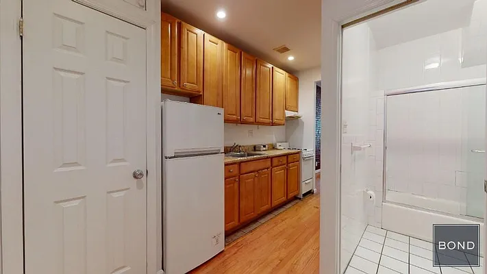 Rented by Bond New York | media 15