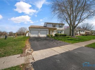 2051 Bromford Rd, Maumee, OH 43537
