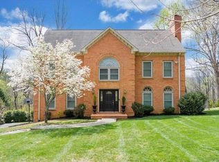 1562 Strawberry Mountain Dr, Roanoke, VA 24018