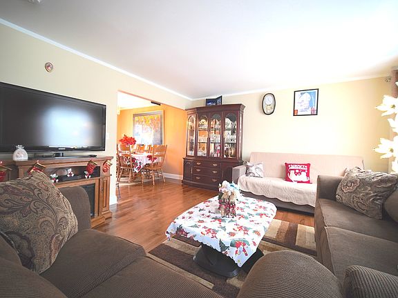4th image of 7556 Heritage Ct