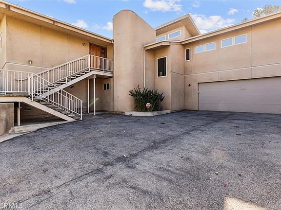 3rd image of 2377 Silver Ridge Ave