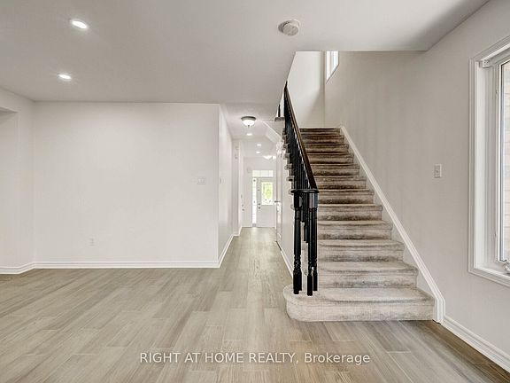 5th image of 53 Feather Reed Way