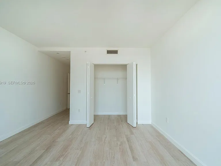 45 SW 9th St #4906 — Photo 18