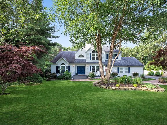 4th image of 32 Bailey Ln