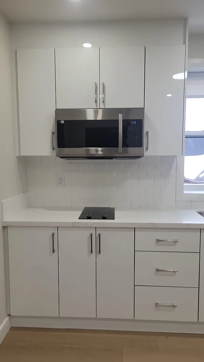 Building Photo - 304 Albert St W #201