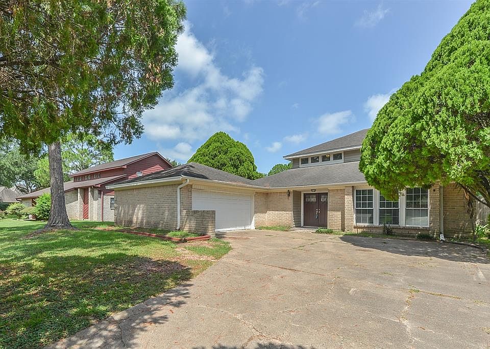 1st image of 15418 Lindita Dr