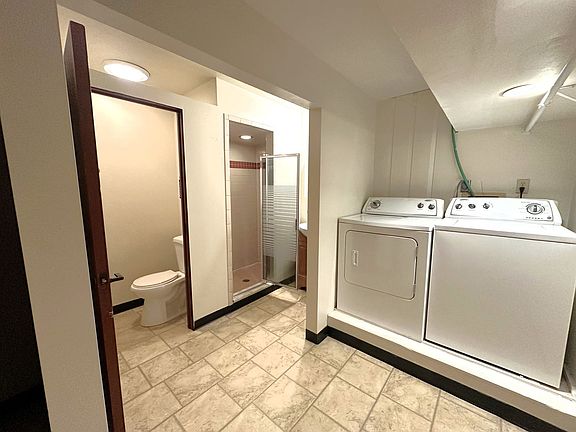 3rd image of 214 S Highland Ave S