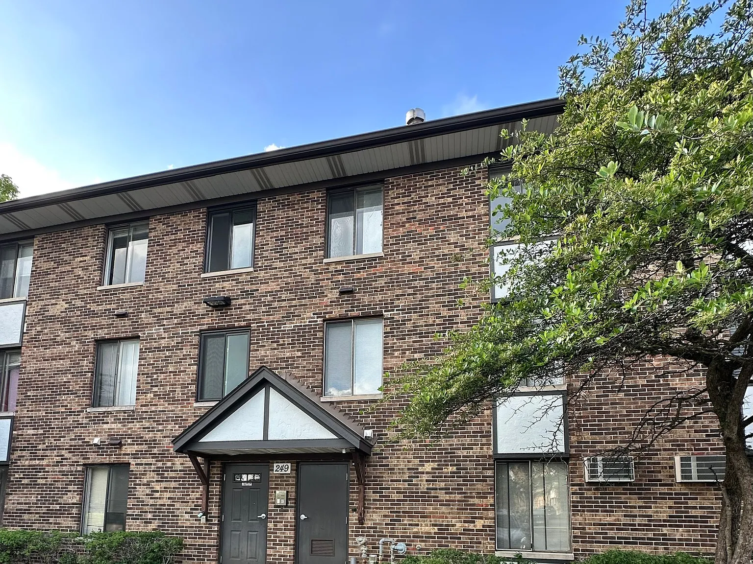 249 Gregory St — Photo 1