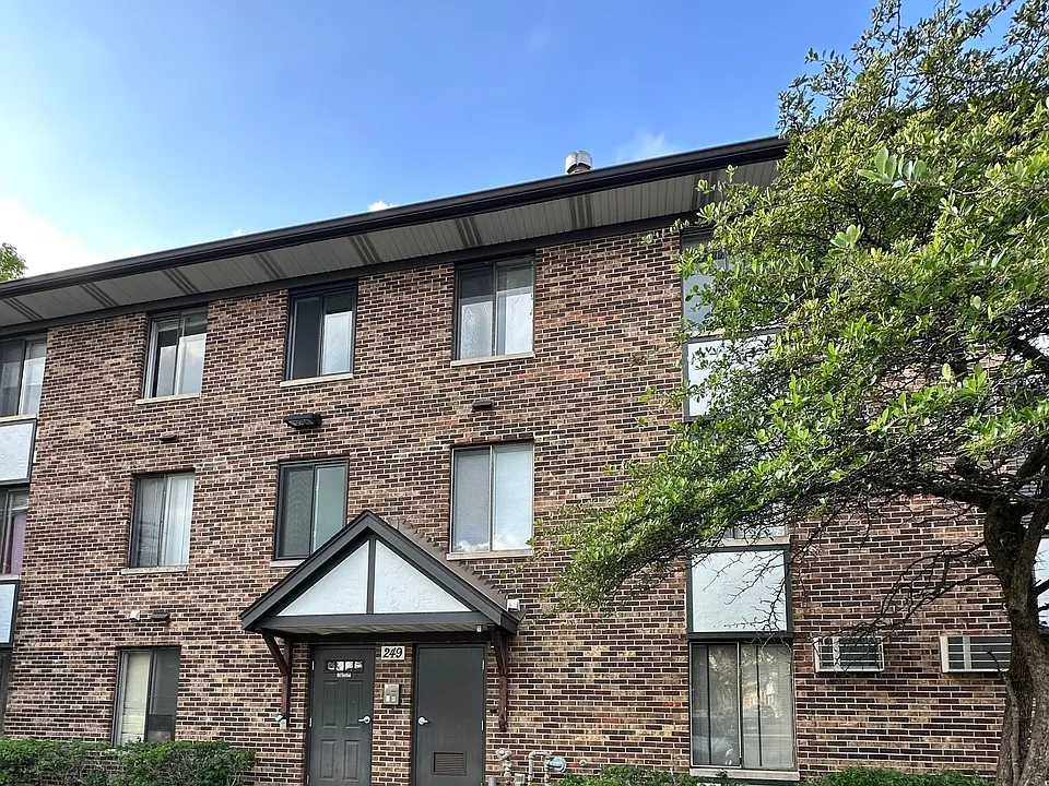 249 Gregory St #17