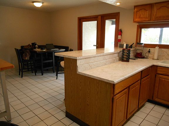 4th image of 270 E Desert Rose Dr