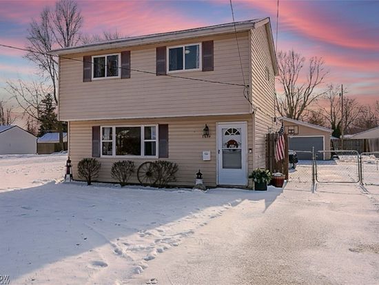 7634 Pinehurst Dr, Mentor On the Lake, OH 44060