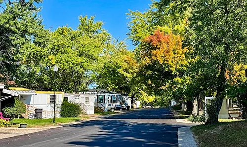 Colonial Manor Photo 1 Colonial Manor Photo 1