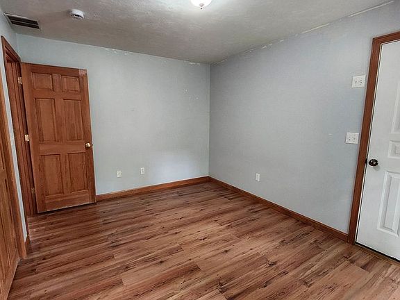 4th image of 48 Sullivan Pl Floor 2