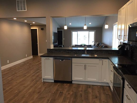 5th image of 14916 SE Sun Park Ct