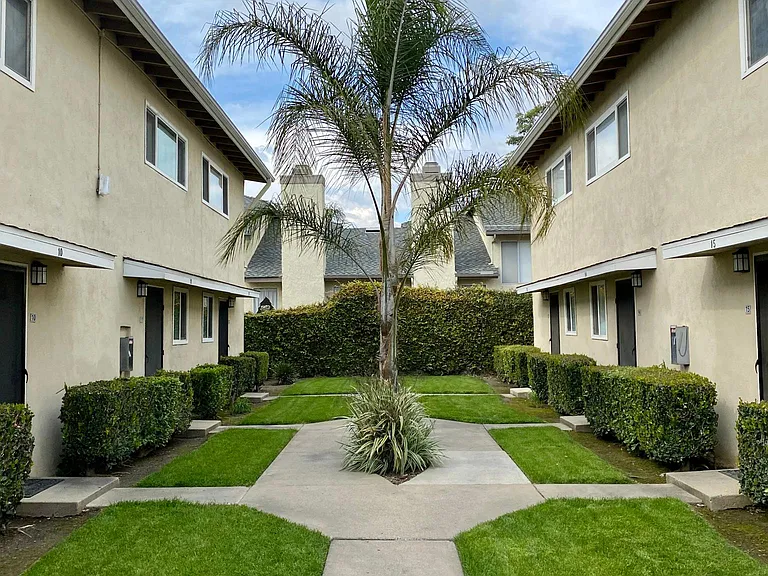 Villas at Orange — Photo 26