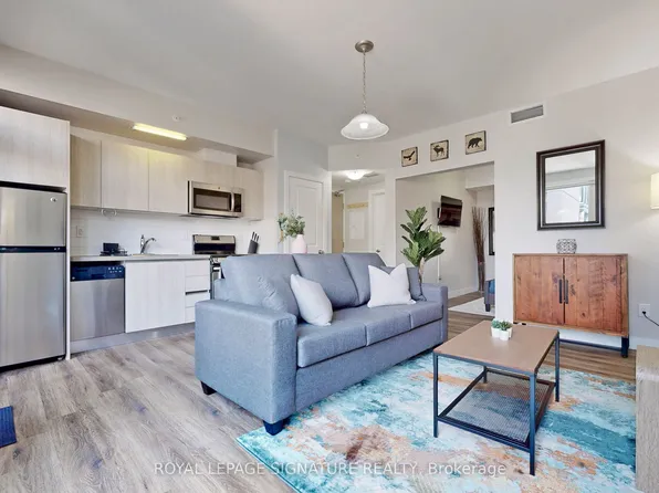 335 College St #204, Toronto, ON M5T 1S2