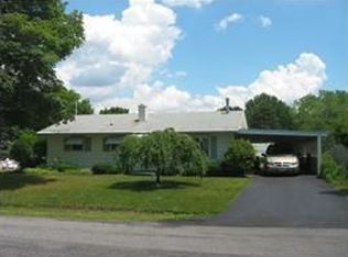 39 Sprucewood Dr, Geneva, NY 14456