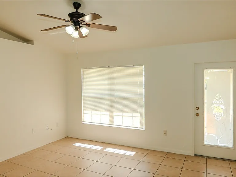1834 NW 6th Ave — Photo 2