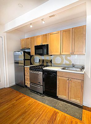 4th image of 539 E 6th St APT 5A