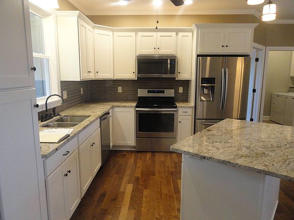 3rd image of 108 Caswell Dr