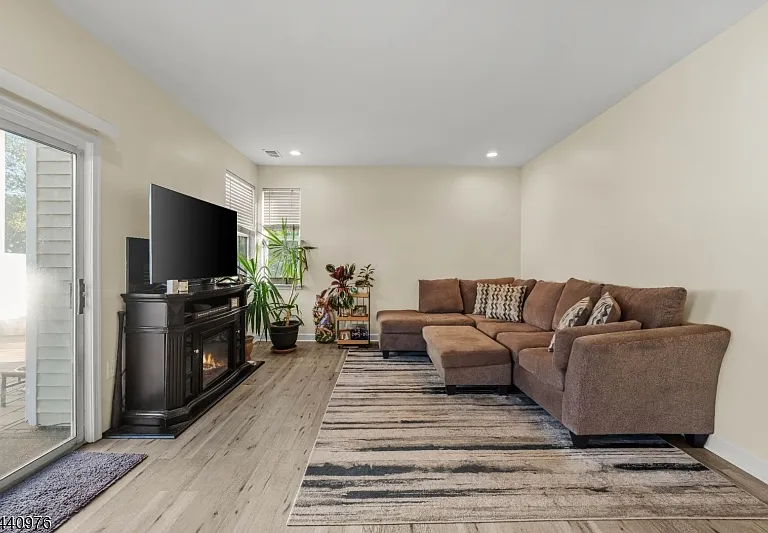 41 Tall Oaks Ct — Photo 22