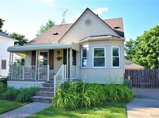 1396 W Hazelhurst St, Ferndale, MI 48220