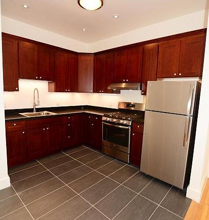 4th image of 3116 16th St APT 4