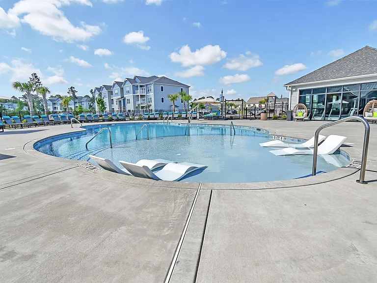 GRANDVIEW AT CLEAR POND APARTMENTS — Photo 1