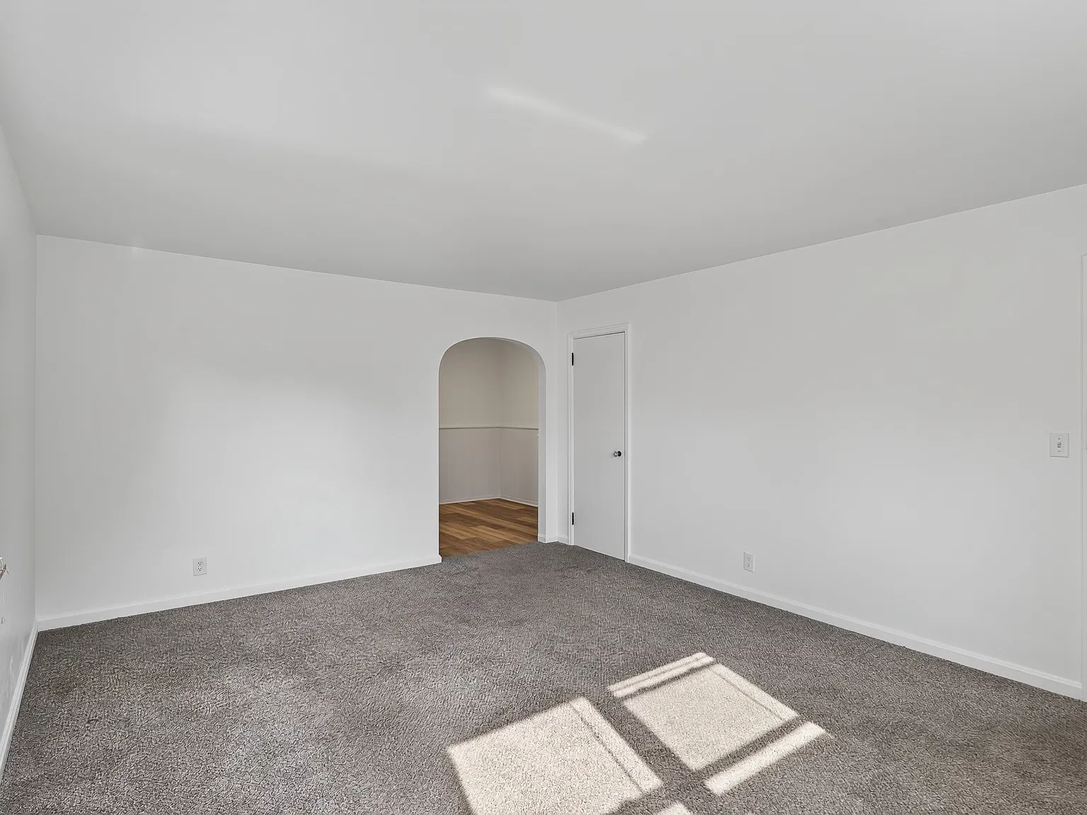 2 bed, 1000 sqft, $1,195 — Photo 3