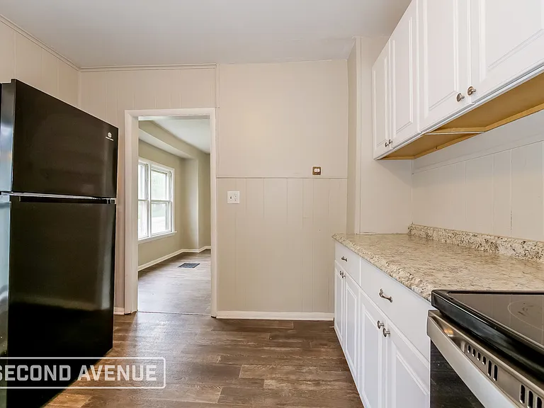 7945 Euclid Ave — Photo 10