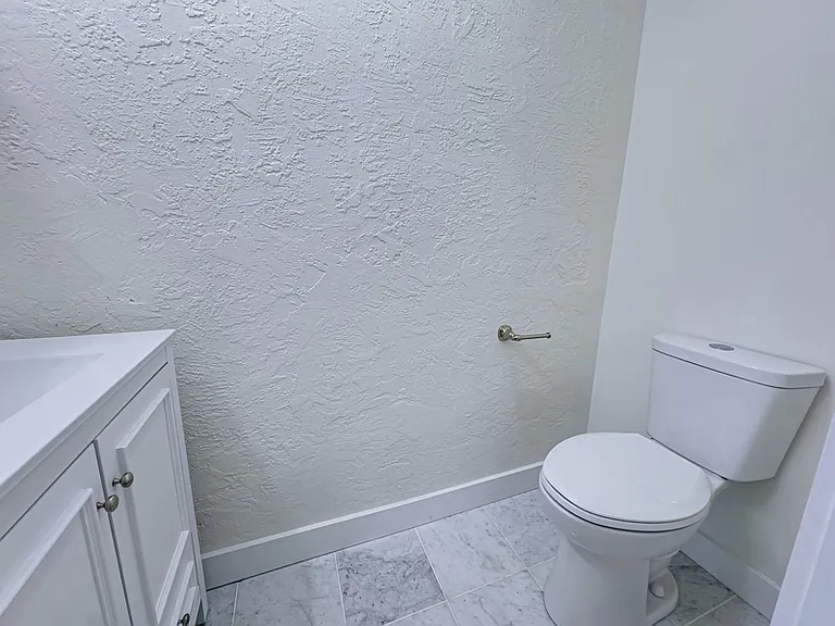 2013 Green St #3F — Photo 16