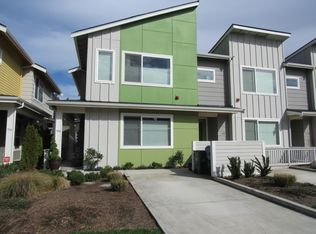 904 SW 96th Pl, Seattle, WA 98106