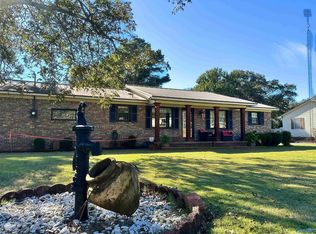 145 Lakewood Dr E, Muscle Shoals, AL 35661