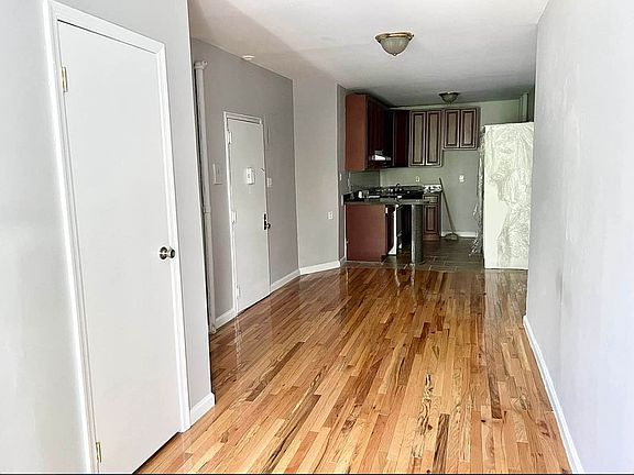 5th image of 237 E 111th St APT 1B