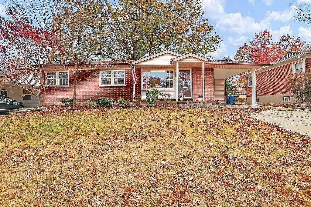 4718 Mohegan Dr photo 1