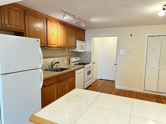 5th image of 12 Portland St APT 7