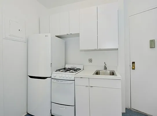 Rented by Aether Property Group | media 11