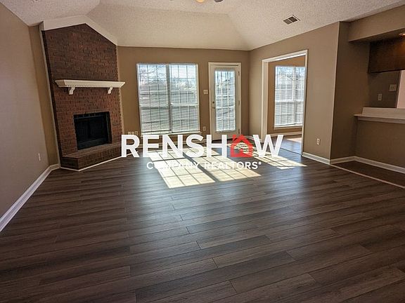 3rd image of 4563 Columbia Woods Ln